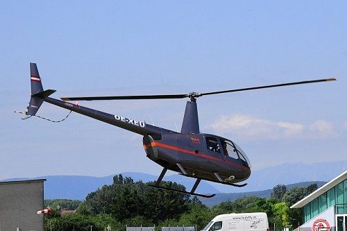 Robinson R44