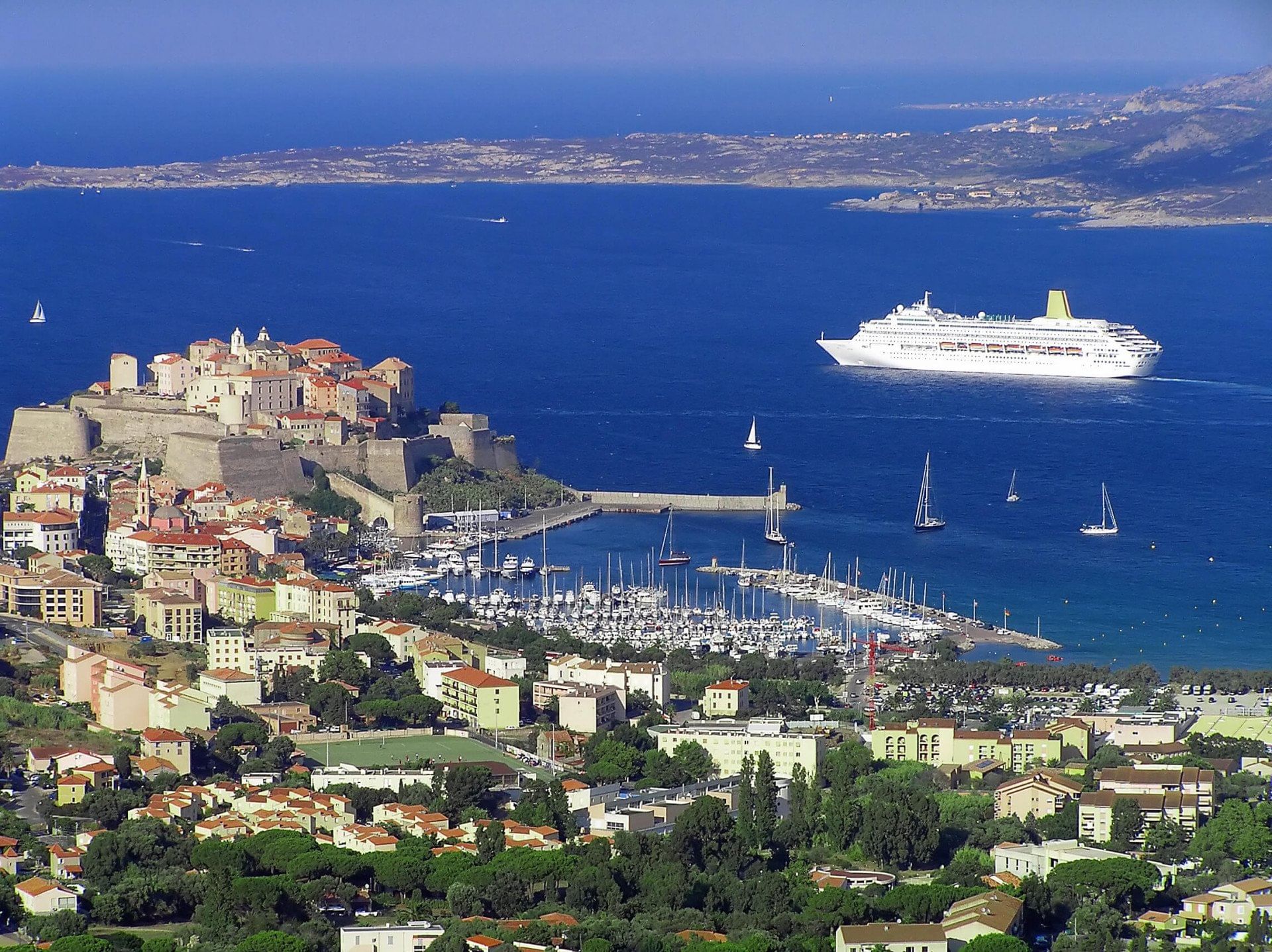 Vol Calvi Clermont (aller simple) • Wingly Vol Calvi Clermont (aller simple) • Wingly