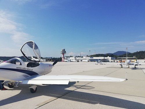 Aquila A210 (AT01)