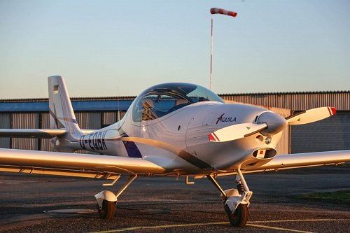 Aquila A211