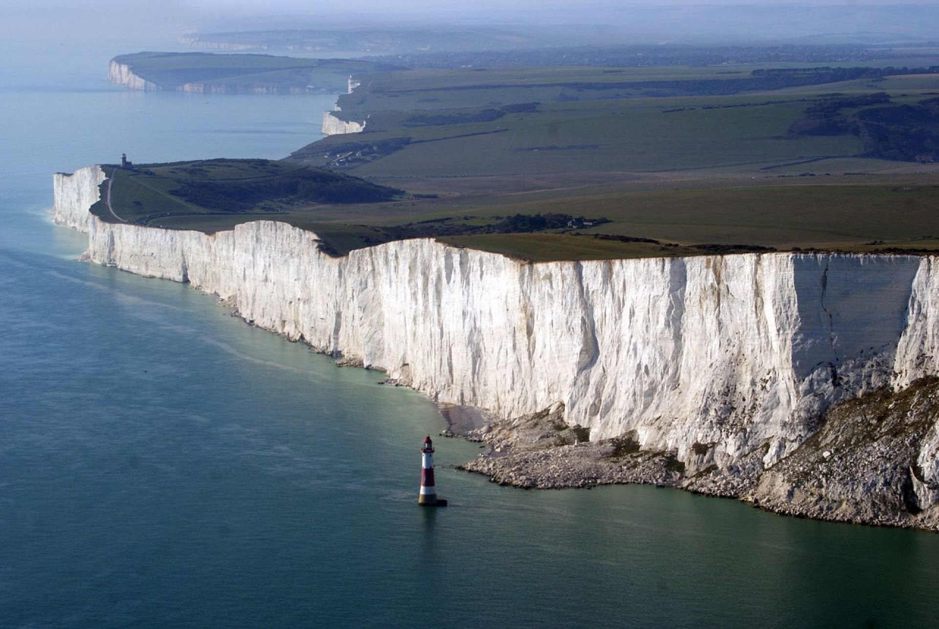 england natural landmarks        
        <figure class=