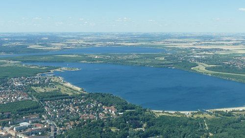 Erlebe Leipzig und seine Seenlandschaft aus der Luft