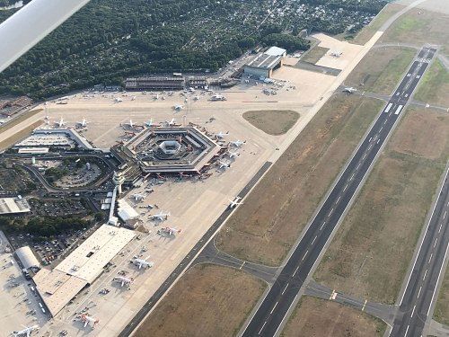 Rundflug über den Dächern Berlins