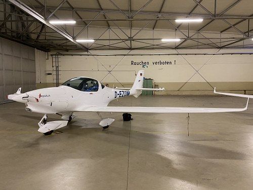 Aquila A211