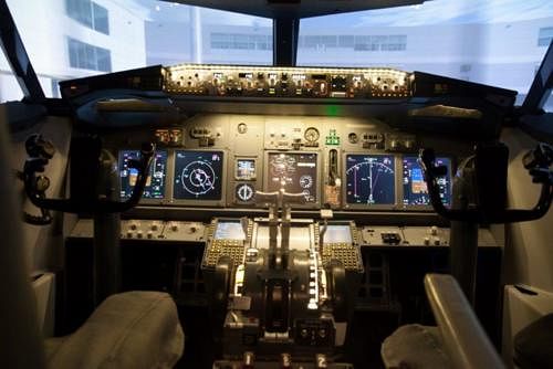 Let's fly to Shoreham, enjoy the coast and do a 737 flight simulator flight
