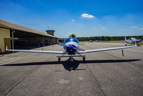 Aquila A210 (AT01)