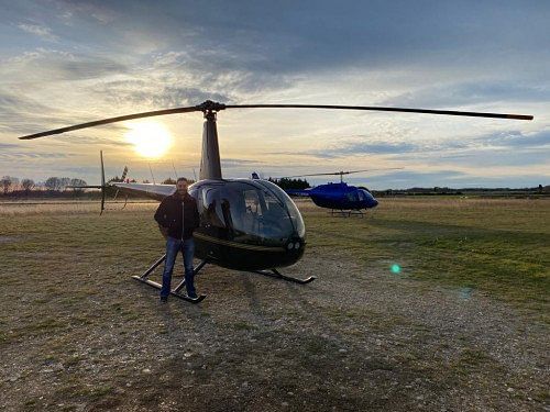 Robinson R44
