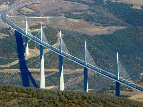 Le Viaduc de Millau, le lac du Salagou
