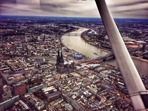 Köln von oben: Kölner Dom, Colonius und Flughafen Köln-Bonn
