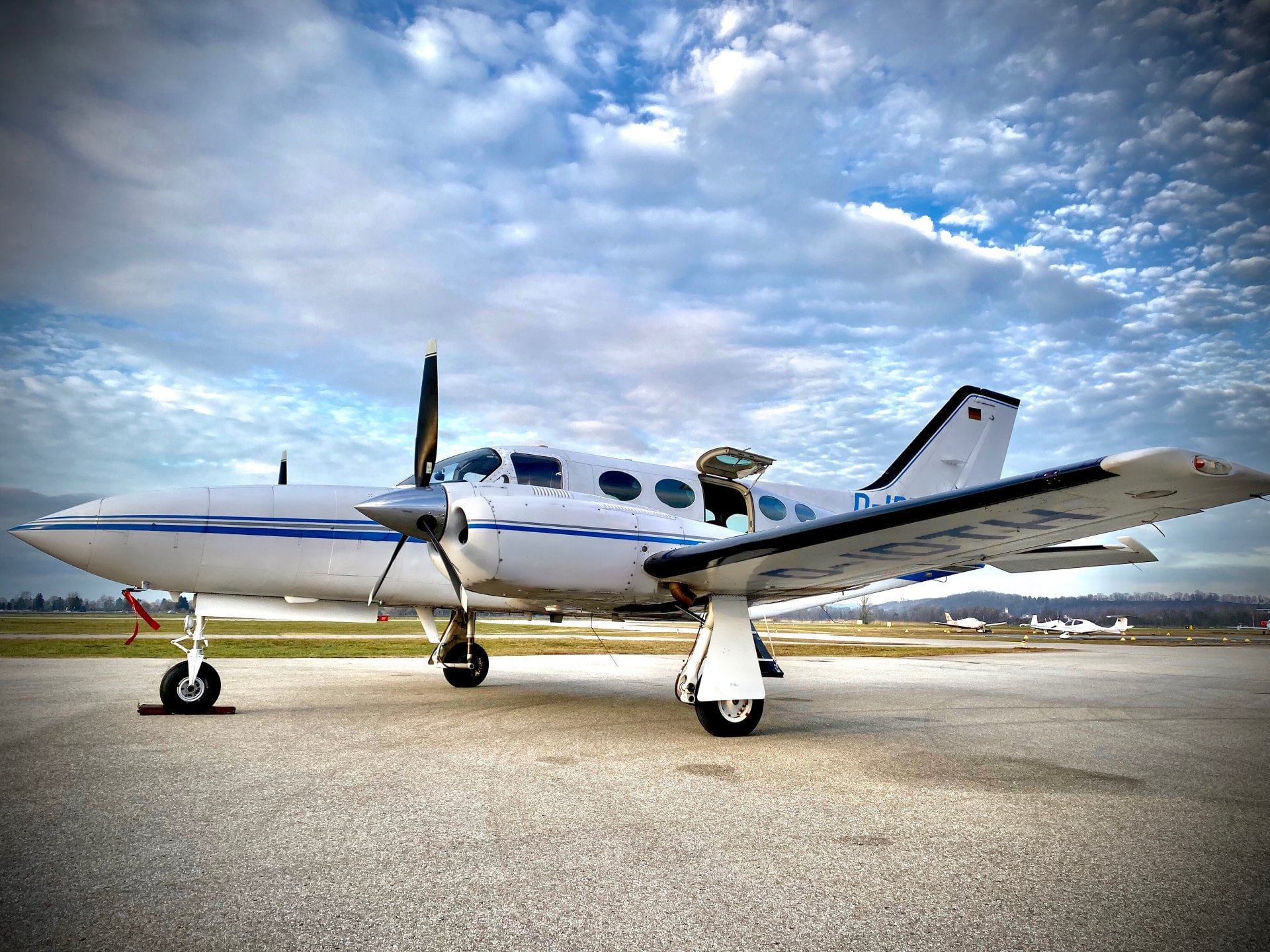 3 Pers. First Class Frankfurt Hin & Rückflug (Privatflug) • Wingly