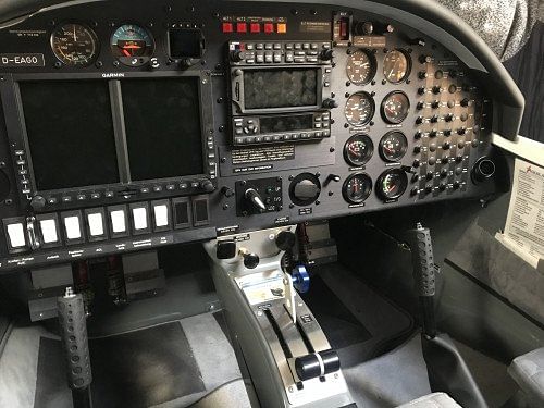 Aquila A211