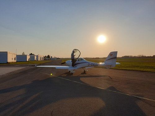 Aquila A210 (AT01)