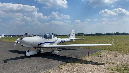 Aquila A210 (AT01)