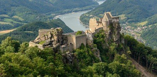 Rundflug über die Wachau und Stift Melk