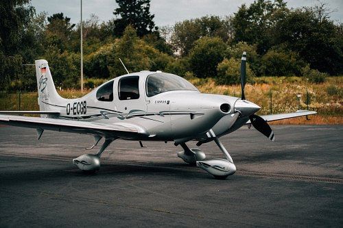 Cirrus SR22 T