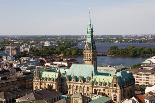 Hamburg, die Elbe und das Alte Land aus Luft genießen