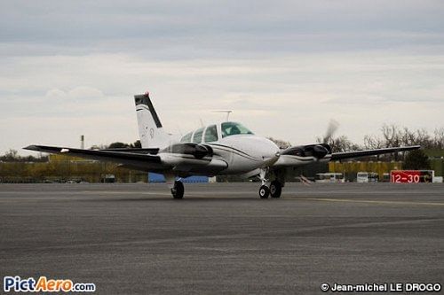 Beechcraft Baron 55