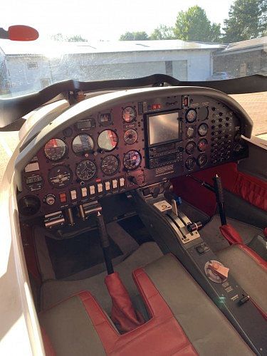 Aquila A210 (AT01)