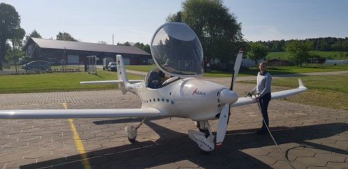 Aquila A211