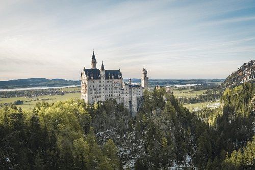 Zugspitze, Hunderte Berggipfel, Schloss Neuschwanstein, Plansee...