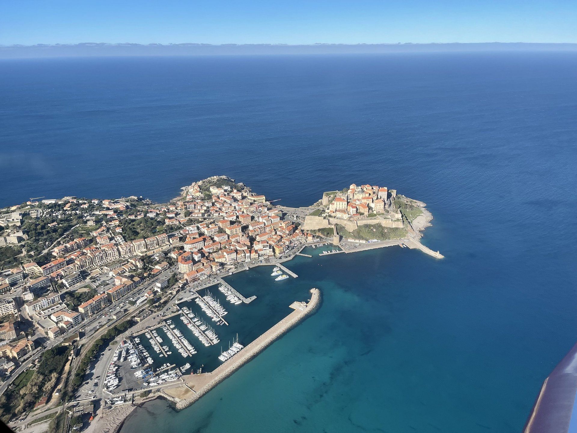 Vol Lyon - Calvi (Corse) aller/retour • Wingly