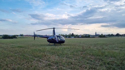 Robinson R44