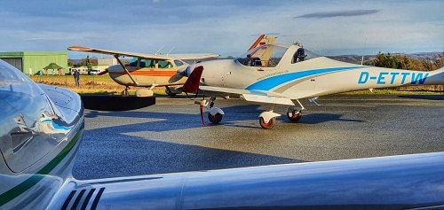 Aquila A211