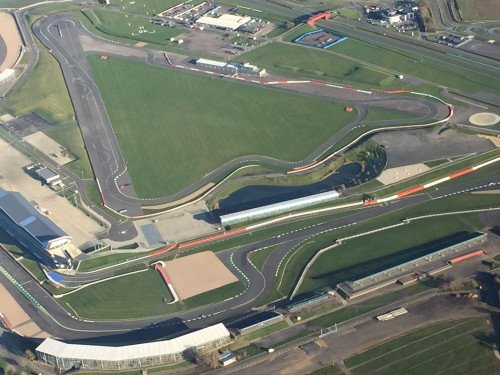 Local sightseeing - Manor houses & Silverstone Race Circuit • Wingly