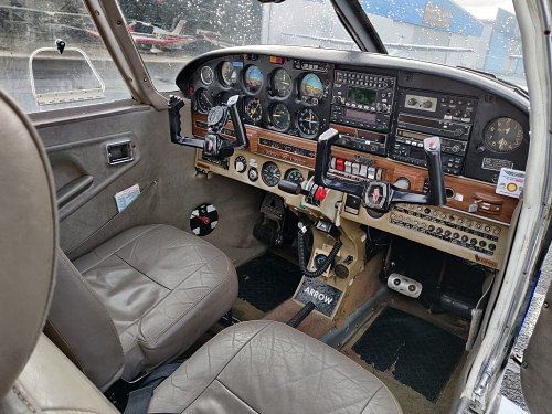 Piper PA28-201 Arrow II