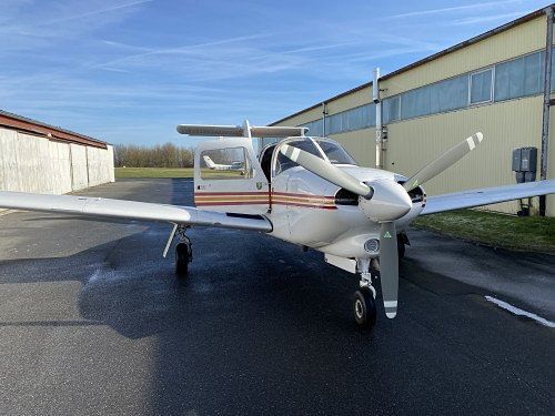 Piper PA-28 R-201T