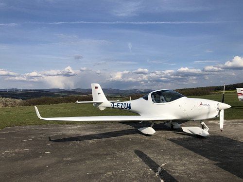 Aquila A211