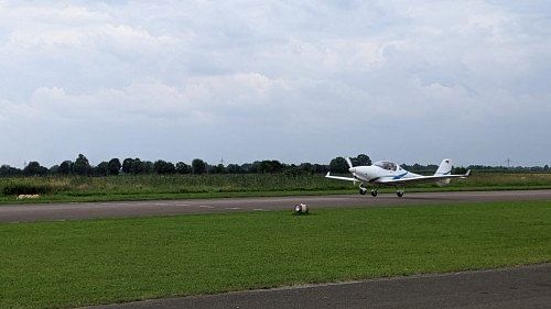 Aquila A210 (AT01)