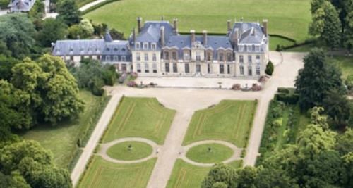 Découverte du chateau de Thoiry et du Zoo depuis les airs